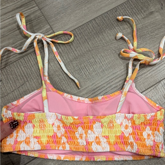 H&M Floral Smocked Bikini Top Size 6 - Picture 2 of 3